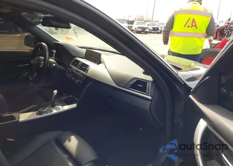 2016 BMW 320I xDrive z USA, uszkodzony, nr VIN WBA8A3C57GK690219